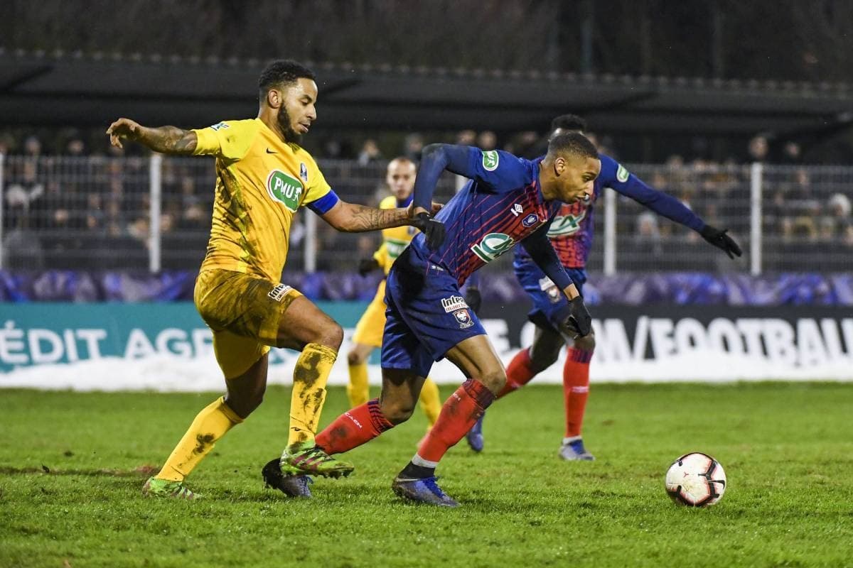 2019 · Coupe de France — duel le long de la ligne